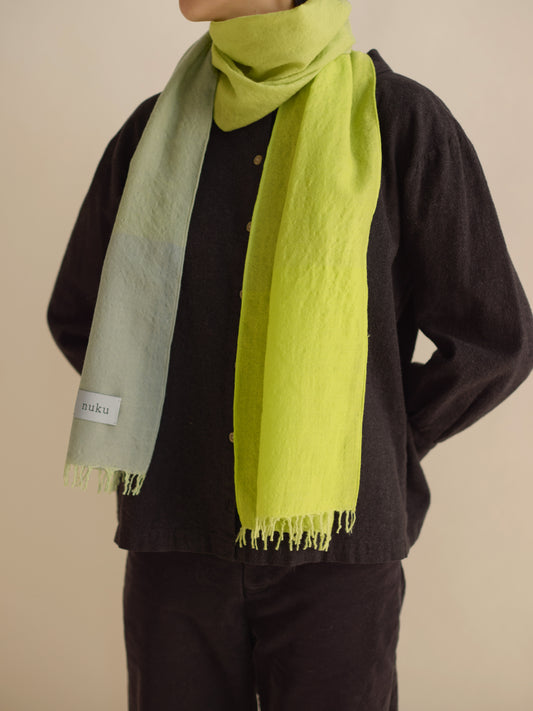 002 gradient scarf