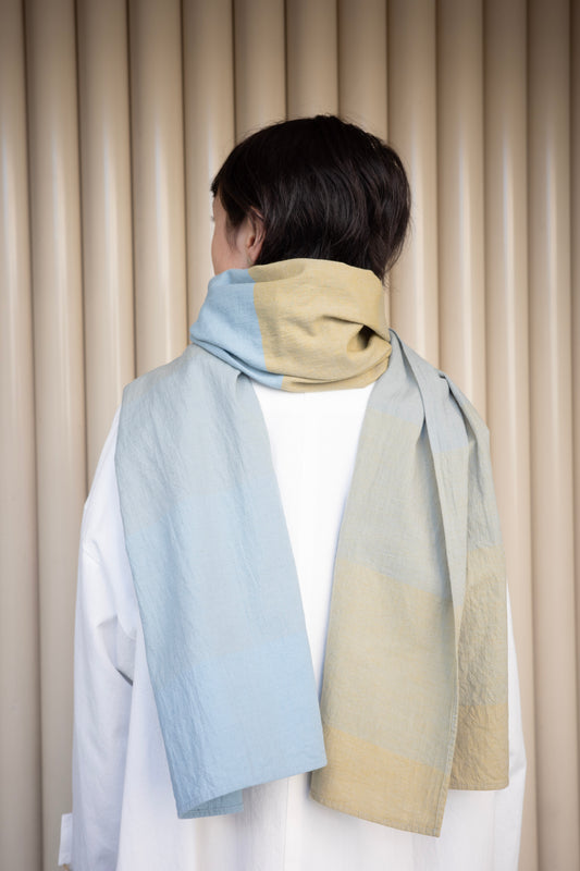 003 gradient scarf
